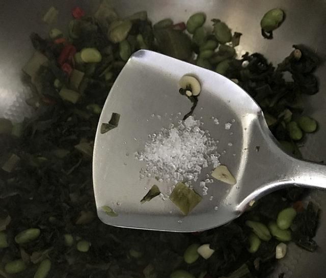 【脆爽】腌菜炒毛豆,香辣脆爽又下饭,味道比吃肉都香