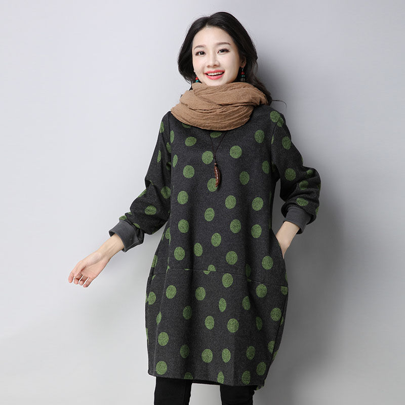 羽绒服要哭了，如今流行穿“夹棉”装，保暖又不笨重，女人味又足