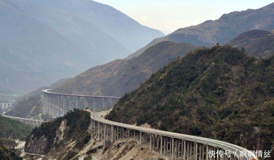 川藏线上“弃车”成堆，如今当地人却不敢捡走游客看车标就懂