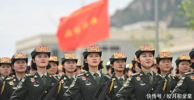 「大牌」国庆阅兵中女兵们口红成热点,不是国际大牌,而是国庆限定!