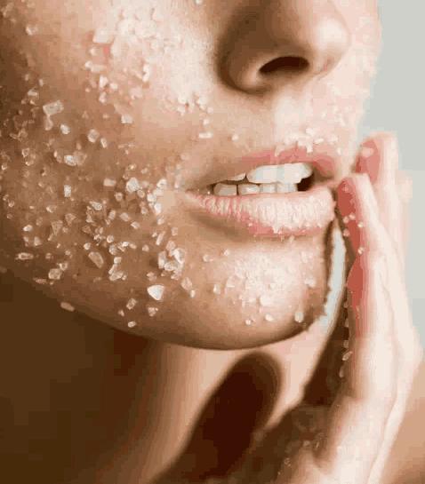 鼻子上黑头粉刺鼓鼓囊囊?不撕不挤,让这些黑头粉刺“如雨落下”