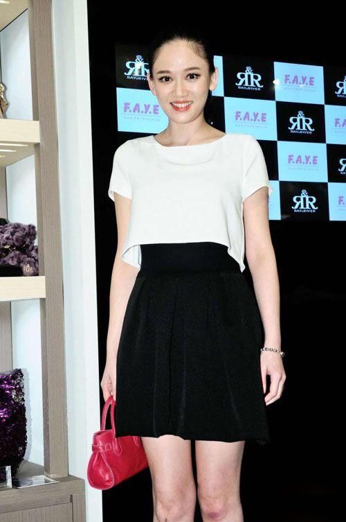 裙子借来的？即使瘦到100斤的陈乔恩也穿不出高级感！