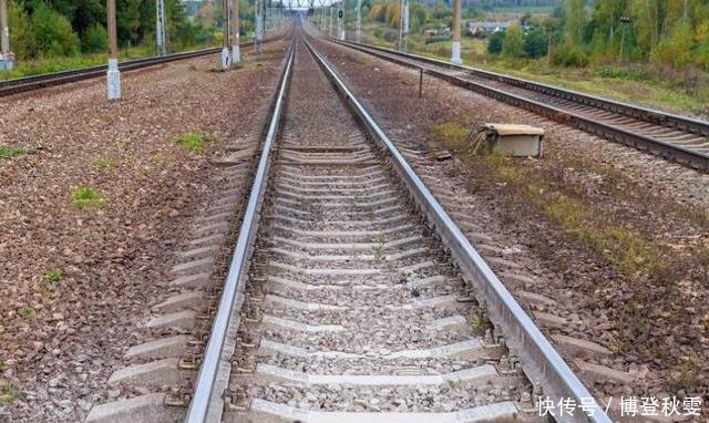  明年@国家在建一条“第二通道”高铁，经过3省，设置30站，明年