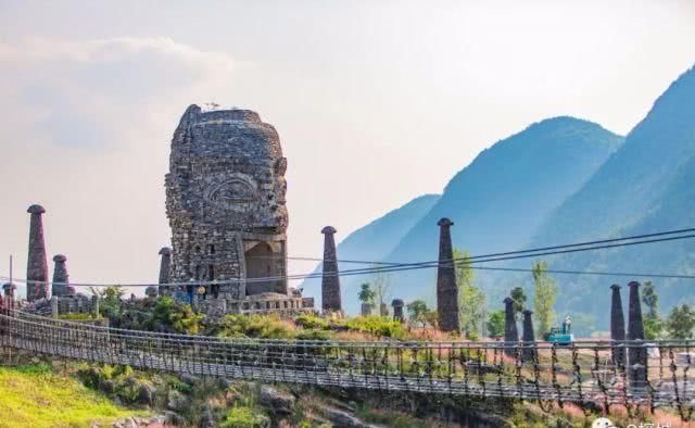 石头会呼吸 粉红花田上千亩 重庆这个景区一天穿越一亿年