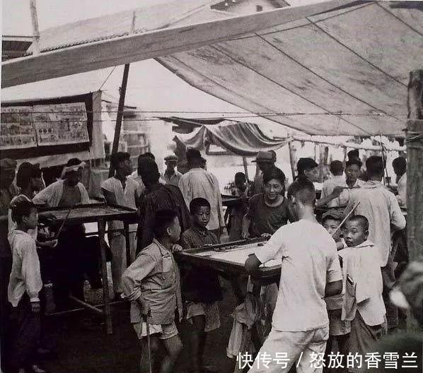  食堂@50年代罕见老照片农民斗地主，公社食堂吃大锅饭