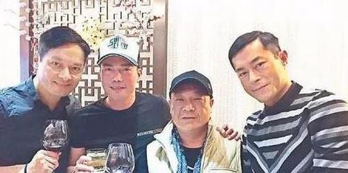 中秋节古天乐宴请娱乐圈的老戏骨，网友：看到照片，莫名的想哭