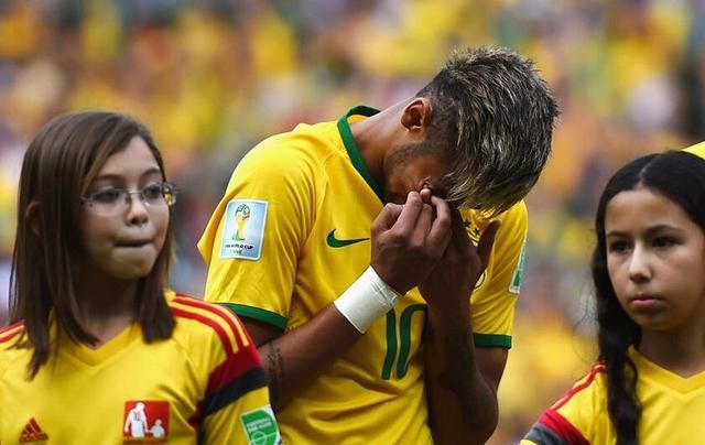 世界杯争议再升级,罗纳尔多:裁判黑掉了巴西,球