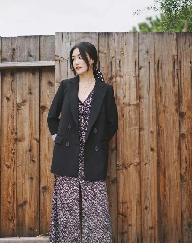  『为内搭』买新衣不如学“一衣多穿”,教你春天基础款怎么穿得舒服又好看?