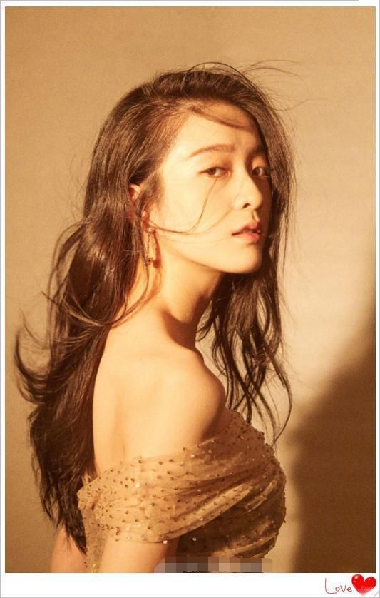 当21岁张雪迎撞上29岁杨颖,网友:寡淡脸与明艳脸的差距一目了然