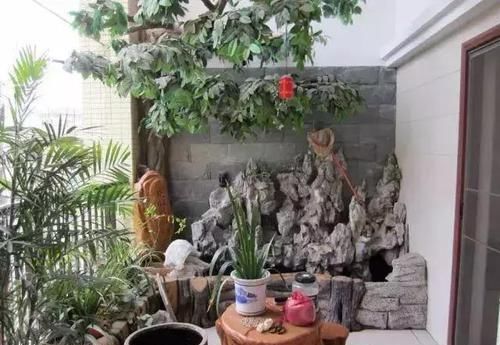  『人喜欢养』在阳台上砌一个鱼池，可拉风了，让外人一看就觉得你是个土豪！