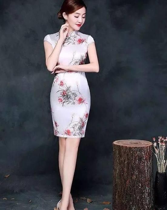 时尚：旗袍经久不衰，穿起来既美观又优雅