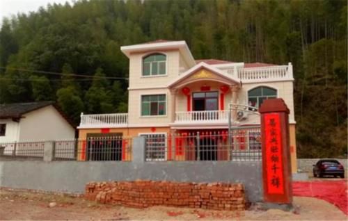  [农村]现在有些人在城里买了房，为何却又跑回农村去建房子？