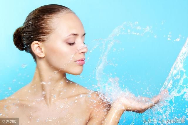 脸蛋T区出油、毛孔粗大怎么办？爱美的果断收藏！