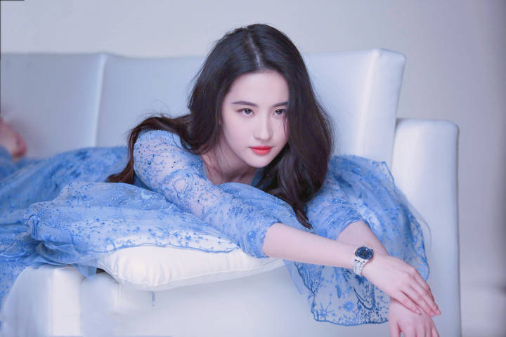 刘亦菲易烊千玺杨颖广告