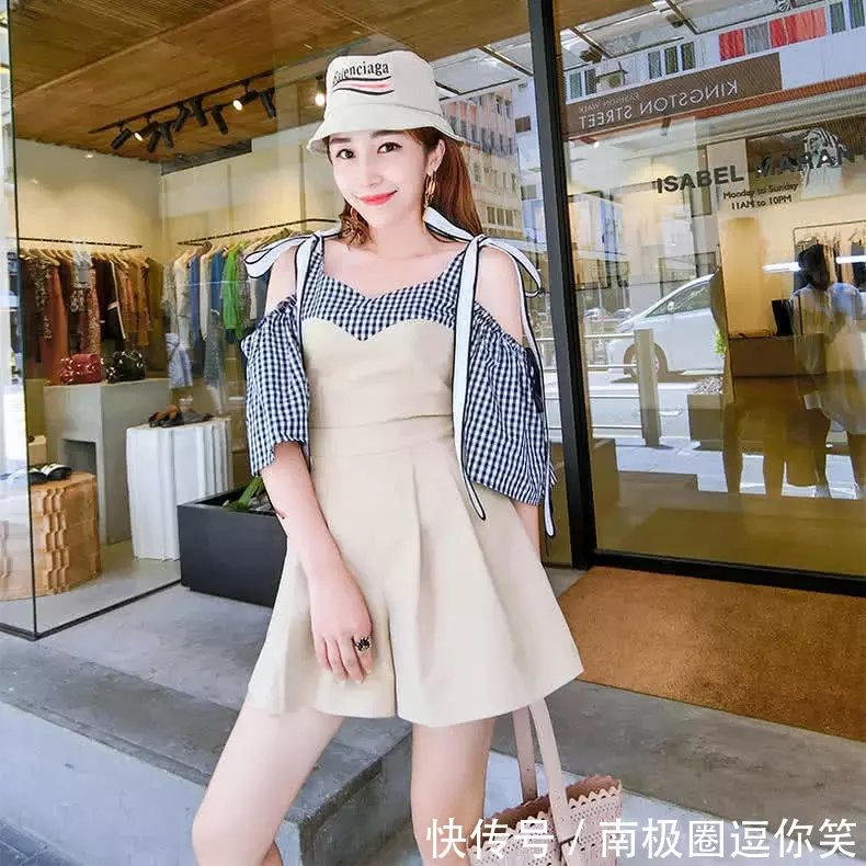 停下脚步看看吊带裙，简约的版型，却总能给自己带来意想不到的惊