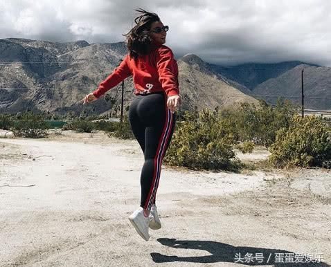 乌克兰肥模165斤，身材匀称肥而不腻，网友：关键是脸好看！