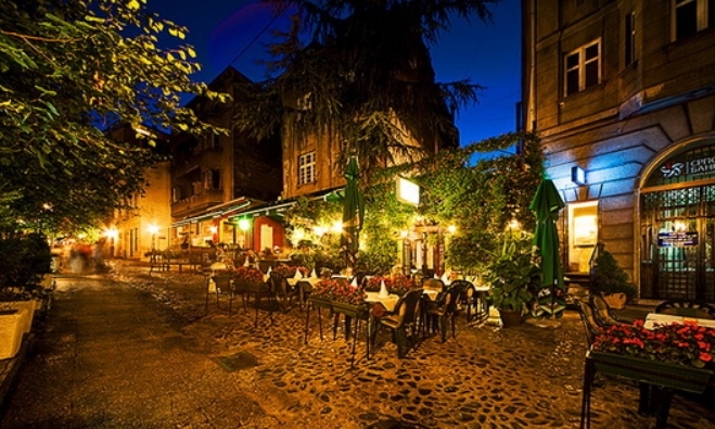 欧洲首个对中国免签的国家,中文随处可见,一天花费不超200元