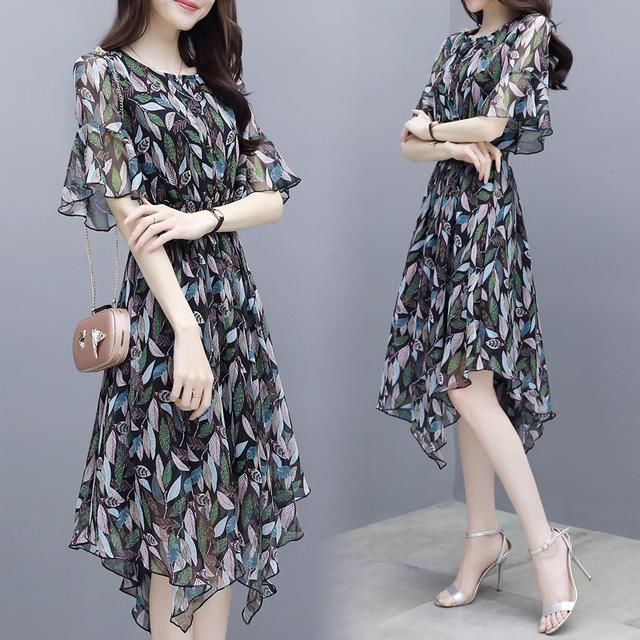 美的一见倾心连衣裙，整个三伏天，建议你多穿，时髦显嫩超减龄