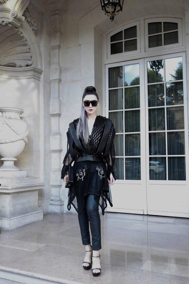 范冰冰、赵薇 惊艳时装周没想到却成了惊悚