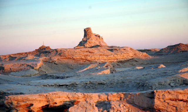 楼兰古城遗址：“门票”3500元，外国人另交押金30万，你会去吗？