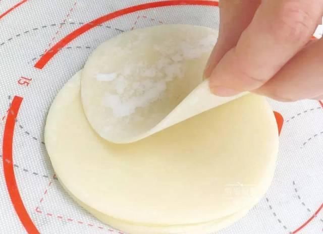  「平底锅」别看这饼很火，其实不用揉面平底锅就能做