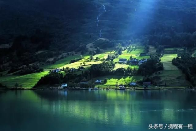 为什么坐飞机一定要选靠窗的位置?这10个理由空姐绝不会告诉你!