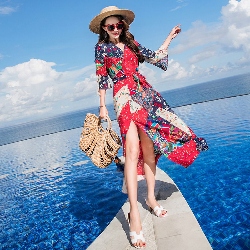 去三亚，放弃“三点”泳衣，沙滩裙+人字拖，美的动人心弦