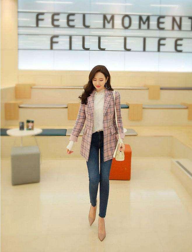 紧身裤优雅性感不容错过，增加不少的立体感，有着小轻淑女的优雅