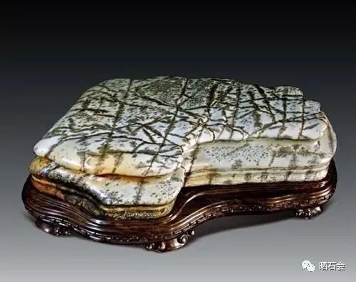 小县城发现的石头,捡来就能卖钱,成为当地人的聚宝盆