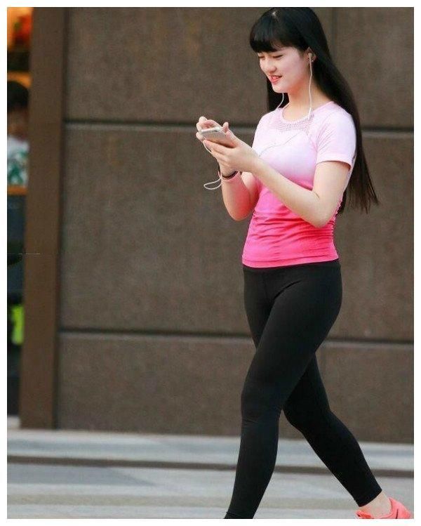 极具潮流范的打底裤搭配，让你成为最时尚的女人!