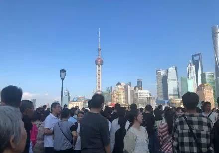 长沙再次实力圈粉!烈士公园都是人山人海!今天你在哪个景点排长