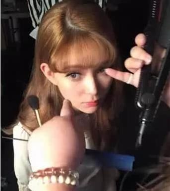 蒋勤勤化浓妆拍孕照惹争议，怀孕真要跟化妆护肤绝缘？