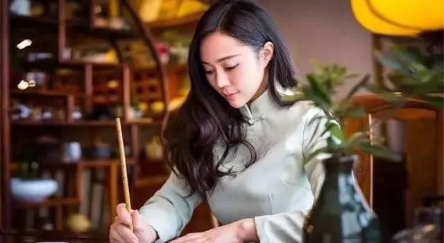 「书法家」感到无聊时,写写字吧!