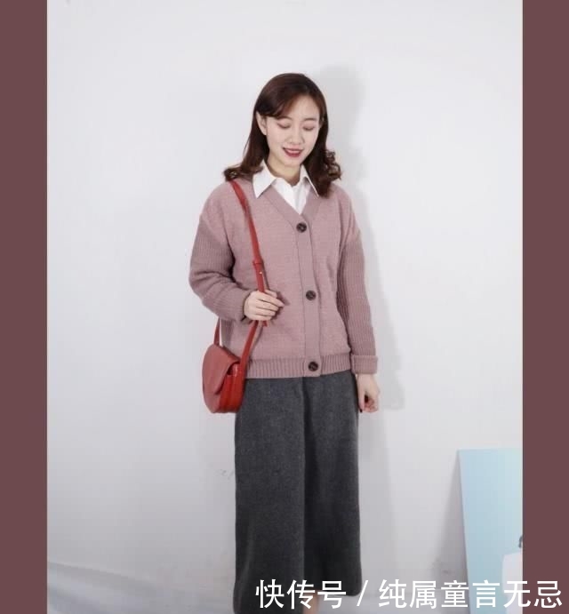  [采用]毛衣配小脚裤已“失宠”！品味女人选择搭配半身裙，时髦优雅显瘦