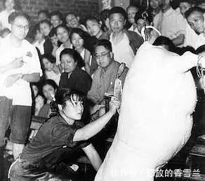  食堂@50年代罕见老照片农民斗地主，公社食堂吃大锅饭