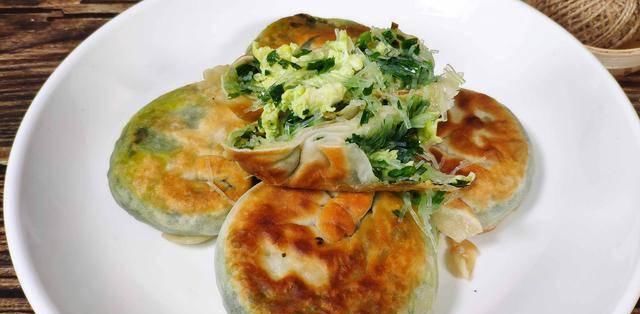  『粉条』原来韭菜鸡蛋粉条馅饼这样做更好吃，美味解馋，香得让人停不下嘴