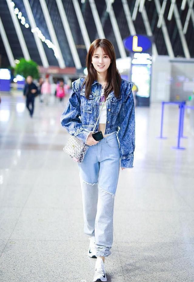 乔欣总算开窍了，秀美腿比超模还厉害！网友：总算记住你的名字了