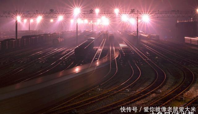  【鹰潭市】原先是一小镇, 火车一通, 成为了一地级市, 可通南半