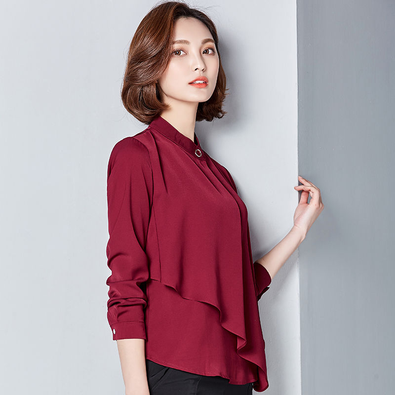 国庆出游，穿9款小衫，同行同事夸我长得精致有气质，心里美滋滋