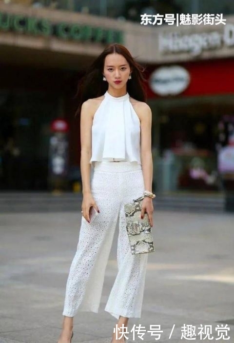  『时髦』时髦的外国小姐姐，连体裤搭配高跟凉鞋，性感又带着小清新的味道