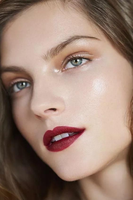 BBC揭露护肤品内幕！1000块的面霜不如100块的防晒霜护肤效果好？