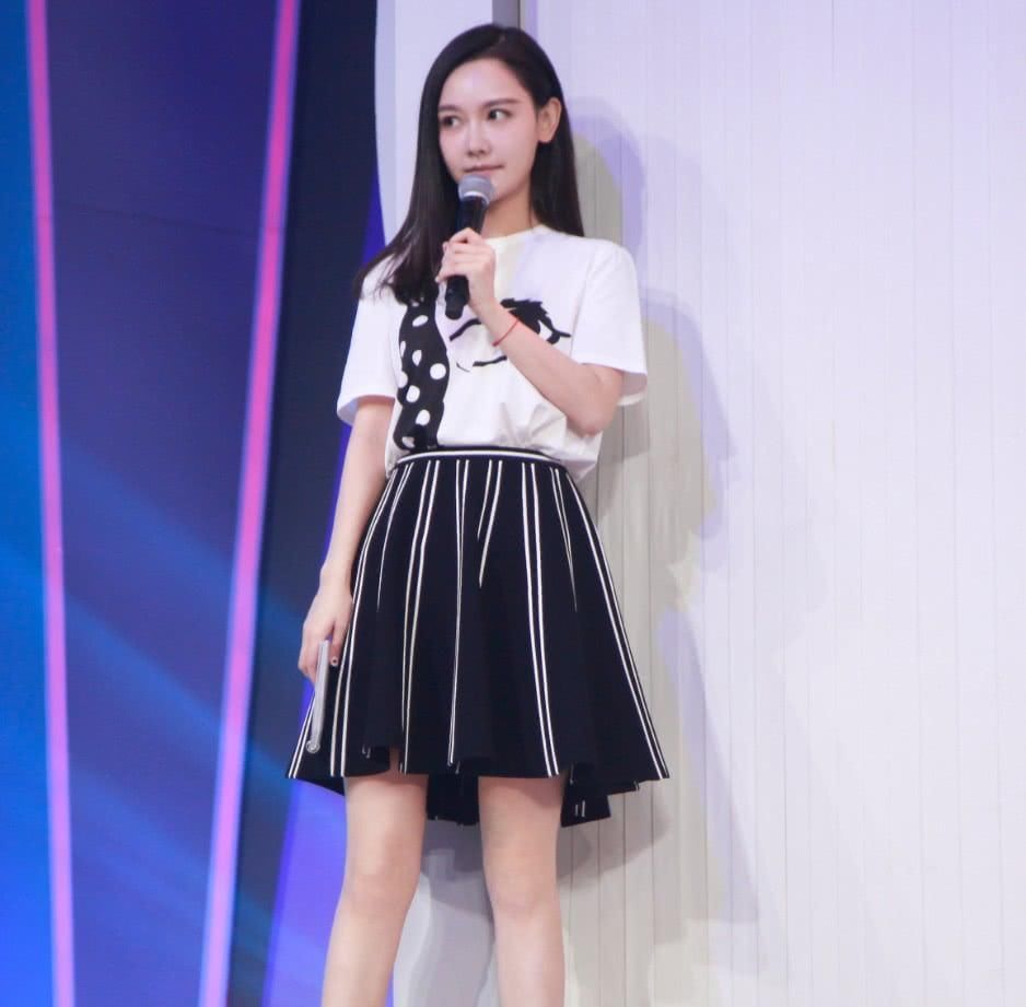 孙骁骁这双鞋子厉害了，直接增高20厘米，还勒出了七层赘肉!