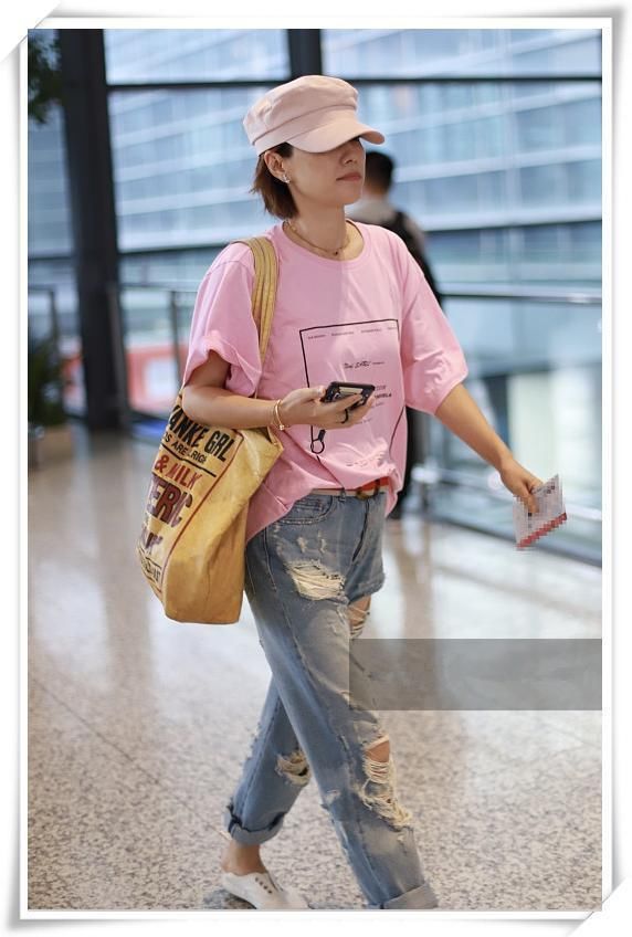 看了马伊琍粉色衫,再看看姚笛,网友:终于知道为啥文章会回头了