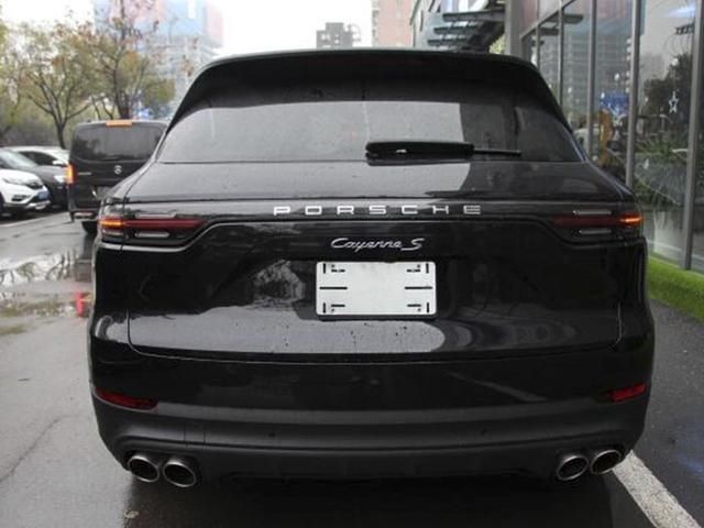 『首款』保时捷的首款SUV,卡宴到底有什么魔力