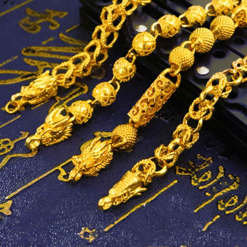 如今大家都不爱戴真的黄金，都爱戴这种越南沙金链，豪气又体面