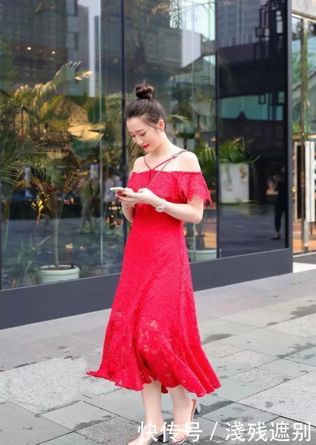  「红色」搭配一双高跟鞋，比较甜美性感系的款式，搭配细高跟十分显气质