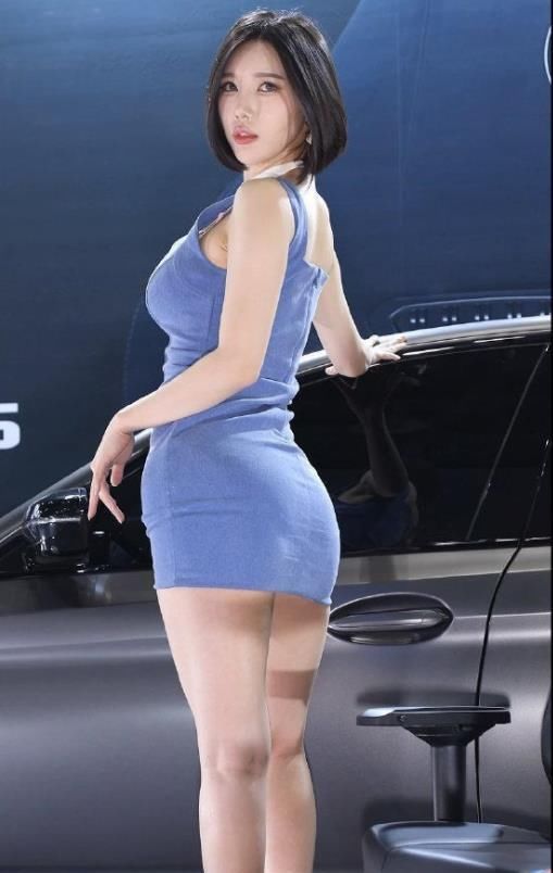  微转|潮流小姐姐秋波微转，一个动作美翻一条街，变成女神范！