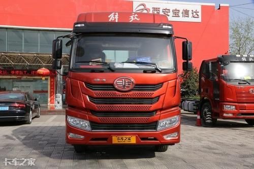  #新旧#新旧款解放龙VH 6米8载货车有啥区别？买之前我们来对比一下