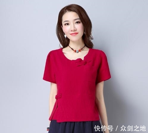 『主流』连衣裙不流行了!今年主流:砖红衫+烟管裤,胖的瘦的穿都好洋气