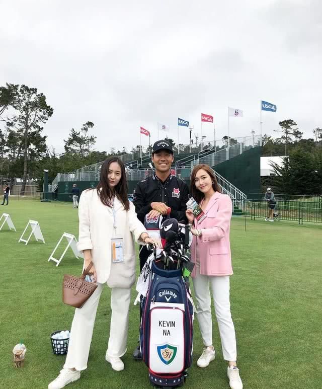 「时髦靓丽」闺蜜的春夏风情出游穿搭,色彩鲜明青春靓丽,明星潮人都在穿